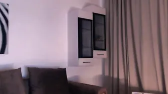 queenisback pounding her pussy