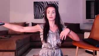 queenisback big tits and wet pussy