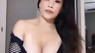 jade_lee busty kitty sucking penis