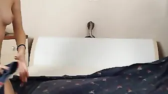 AliceMakki hot babe jerks off her shaved cunt