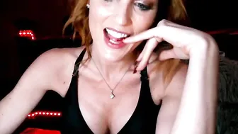 jennyblighe busty passion licks nipples