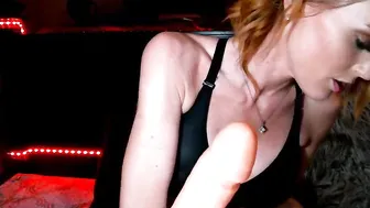 jennyblighe exquisite woman fucks herself
