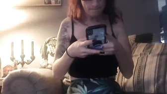 liljbby busty babe shows off natural gifts