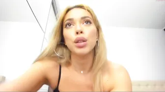 yammy_vanesa i shove a huge bottle in the ass