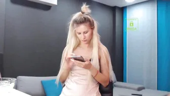 jerico_and_kelciemonaci i forgot to close the fries and turn on  private e