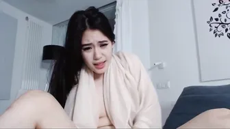 li_chang hot lady plants hand in anus