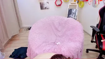arikajoy to the cute chick rubs her clit