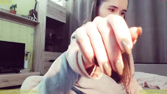 glassi sultry woman fiercely jerks her pussy