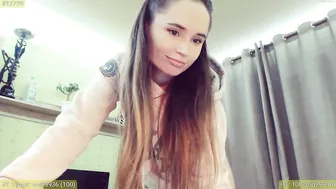 glassi sultry woman fiercely jerks her pussy