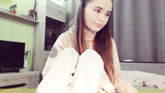 glassi busty hottie fucks handjob cunt