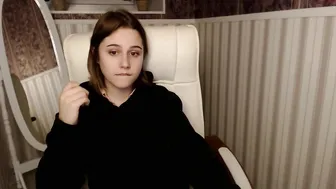 coyeva naughty bitch jerking shaved pussy