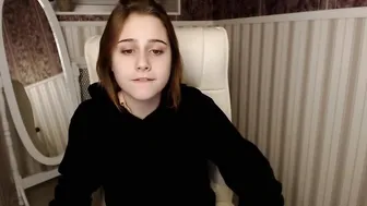 coyeva naughty bitch jerking shaved pussy