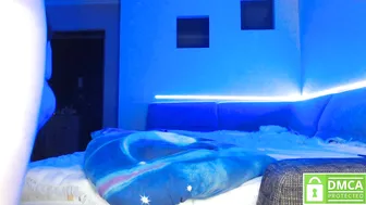 smartmix crazy chick jumps on the phallus