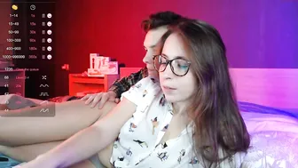wutquack experienced woman fucks with sex toy