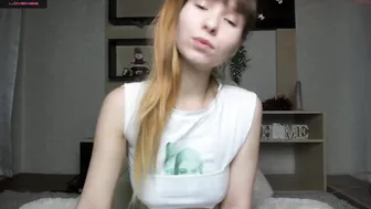 little_mini charming courtesan jerks pussy with dildos