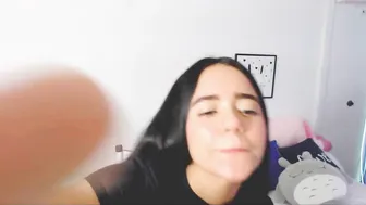 hanna_costello busty bitch exposes her charms