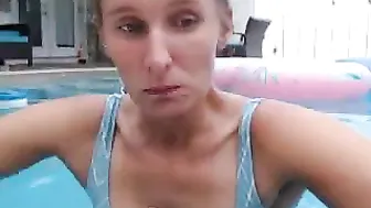 ella_xo  juicy excited nipples want to caress