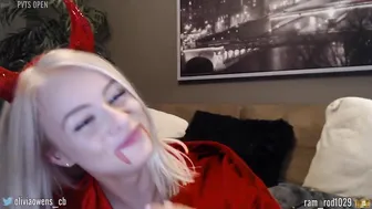 oliviaowens  hot bitch fucks herself with a phallus