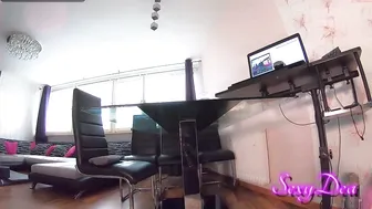sexydea  crazy slut gently pulls pussy