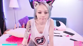 lovexxxpink  busty beauty fucks her cap