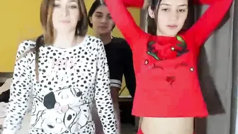 dirtygirls99  busty woman posing in french chat