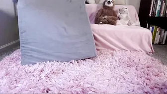 elwynciel  crazy bitch furiously masturbating cunt