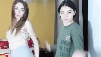 dirtygirls99  teen black-haired chick talks coquettishly on camera