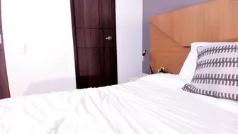 newmollybrooke  slim mulatto dancing erotic dance