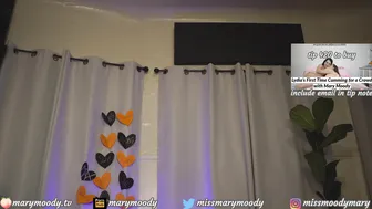 marymoody  cute chick jerks both holes