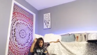 syriahsage adult skin jerks off the vagina