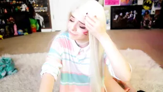 goldengoddessxxx gorgeous prostitute caresses shaved cunt