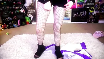 goldengoddessxxx busty chick fucks her cunt with a strap-on