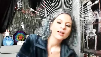 spicenova  took off her white panties