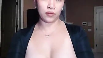 jade_lee  juicy slut gently masturbates cunt