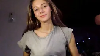 peacheekitty  gorgeous girl masturbates cunt