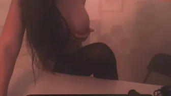 poppynaked  sexy woman posing nude