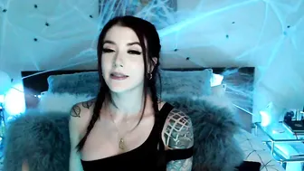 kasarawood  young beauty seduces the virgin body
