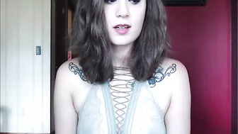 Nina Crowne manyvids young bitch guys let in a circle