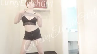 curvyelvishgirl  manyvids babe fucks both holes