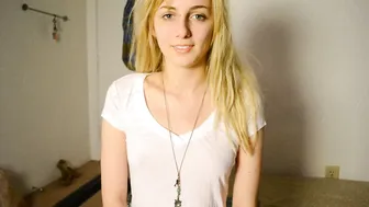 Chezza Luna manyvids lustful bitch gently masturbates cunt