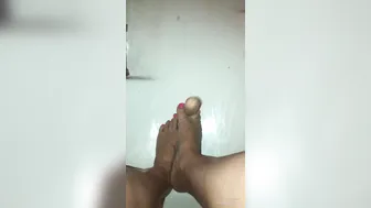 rachelraine  manyvids incendiary hottie gently jerks off her cunt