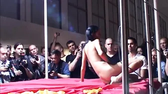 21christinaventura  manyvids babe with a huge ass jerks off both holes