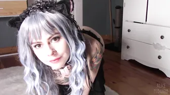 alicemidgard  manyvids green haired sweater cuddles