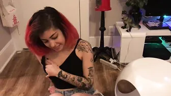 ashleejuliet manyvids busty chick caresses shaved pussy