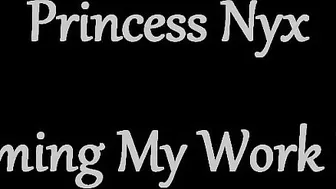 Queen Nyx manyvids busty chick poses for the camera