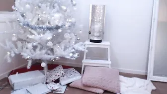 MsKavallari manyvids gorgeous brunette girl passionately sucks dildo