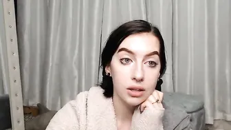 cubbixoxo  manyvids cute chick shows off gorgeous body