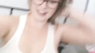 nicoleriley  manyvids skinny lesbians lick cunt in pose