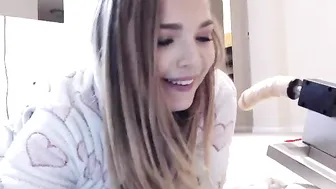 fetishpixie  manyvids gripping nipple masturbates wet wrap