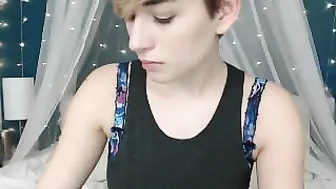 AuroraXoxo manyvids big ass bitch shows off charm